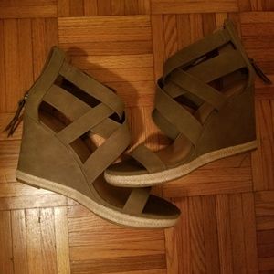 Taupe and Straw Wedge Heel Shoe